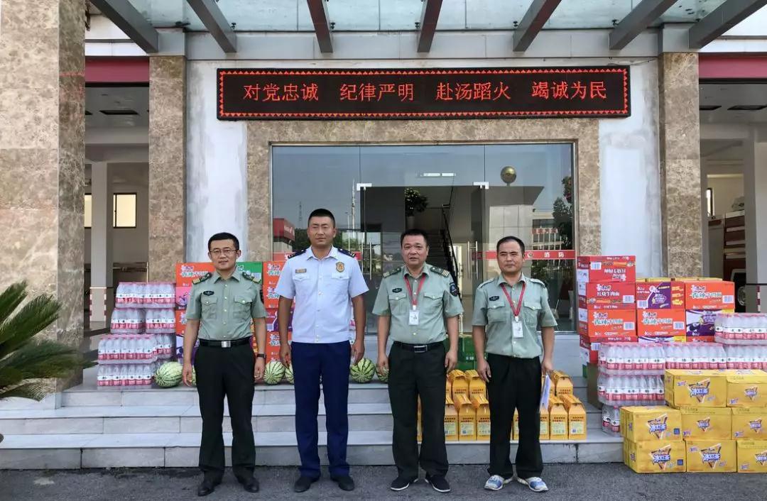 馬仁奇峰景區(qū)向消防、公安、交警等部門送上節(jié)日慰問！