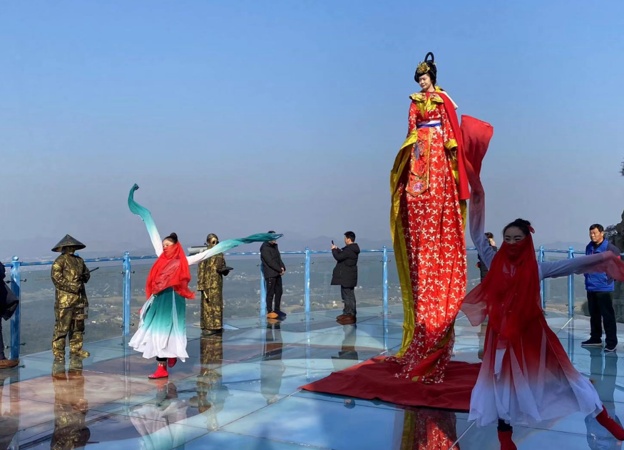 新年到！真·天空之境遇見高桿女神，千副春聯(lián)免費(fèi)送！